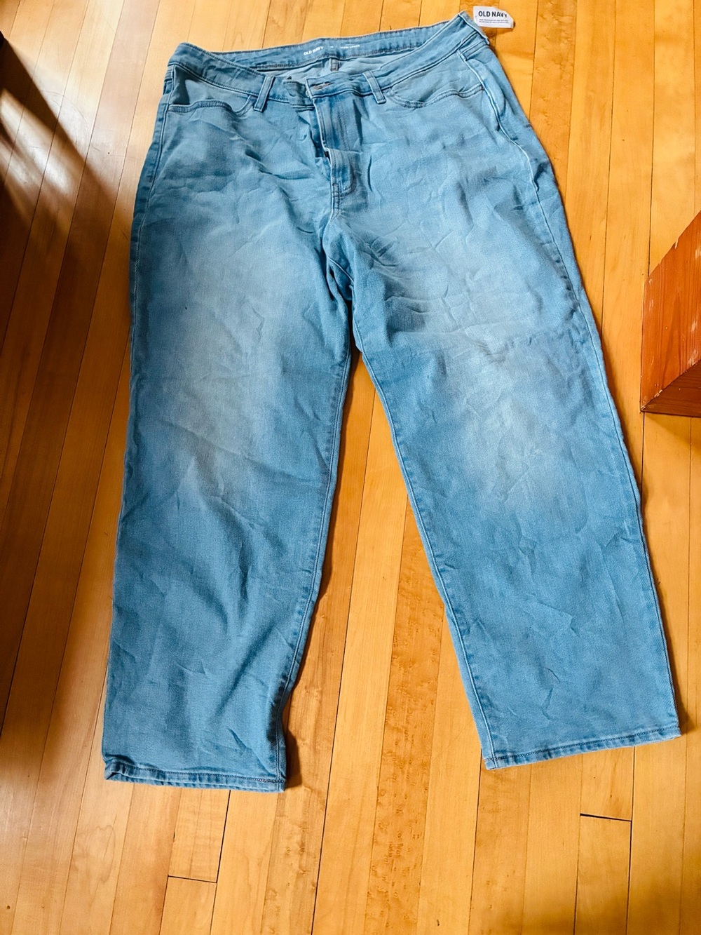 Old Navy Women’s Faded Light Blue Relaxed Jeans NWT